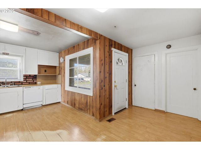 8140 Se PLEASANT HOME Rd, Gresham, OR 97080