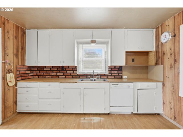 8140 Se PLEASANT HOME Rd, Gresham, OR 97080