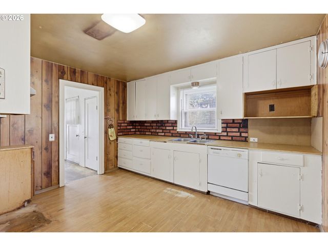 8140 Se PLEASANT HOME Rd, Gresham, OR 97080