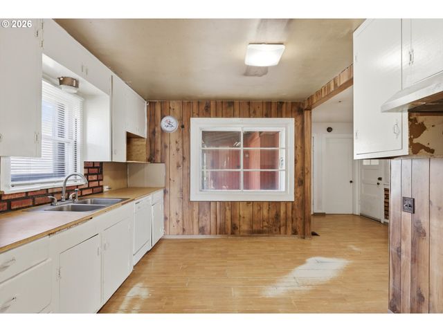 8140 Se PLEASANT HOME Rd, Gresham, OR 97080