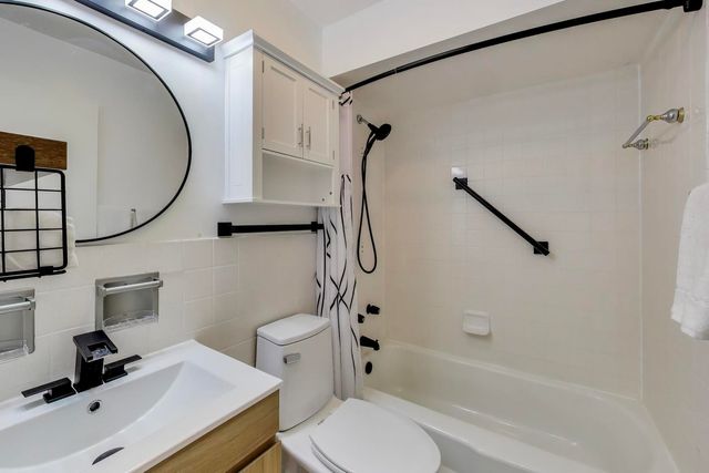 5506 Lincoln Avenue A521, Morton Grove, IL 60053