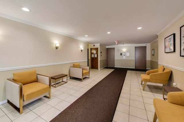 5506 Lincoln Avenue A521, Morton Grove, IL 60053