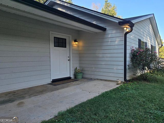 915 Navajo Trail, Covington, GA 30016