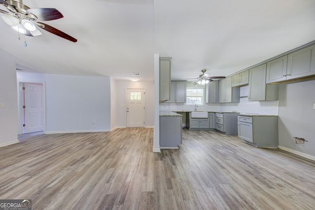 915 Navajo Trail, Covington, GA 30016