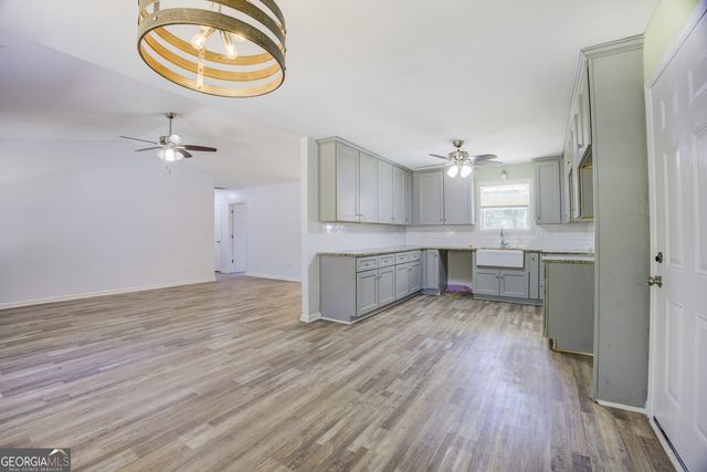 915 Navajo Trail, Covington, GA 30016