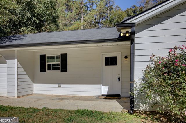 915 Navajo Trail, Covington, GA 30016