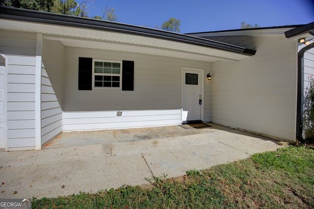 915 Navajo Trail, Covington, GA 30016