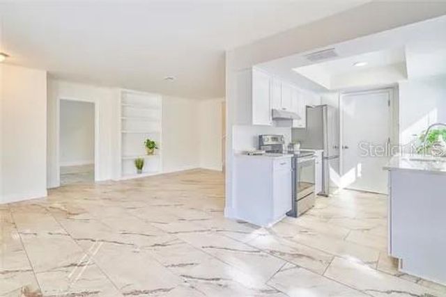 11713 RAINTREE DRIVE, Tampa, FL 33617