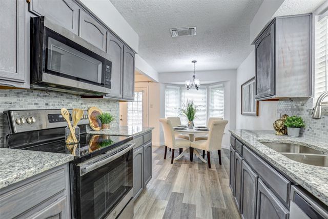 6005 Oak Hill Road, Watauga, TX 76148