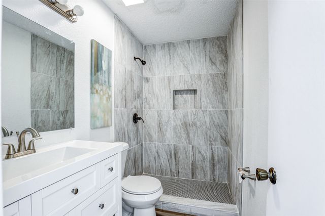 6005 Oak Hill Road, Watauga, TX 76148