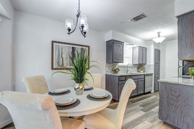 6005 Oak Hill Road, Watauga, TX 76148