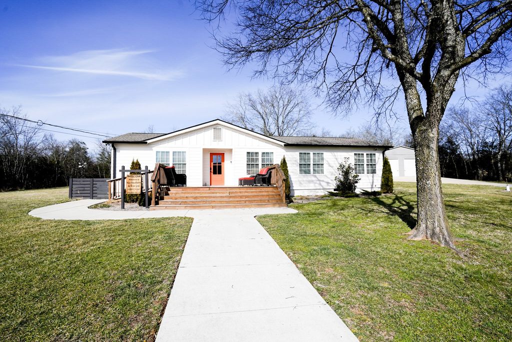 2794 Sanford Rd, Nolensville, TN 37135
