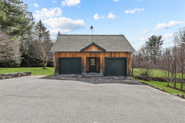 100 Seminary Road, Bedford, NY 10506
