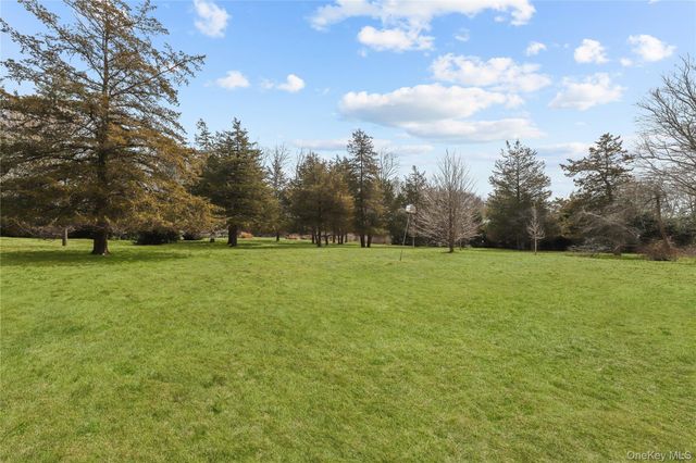 100 Seminary Road, Bedford, NY 10506