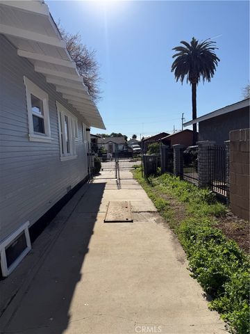 1305 E 17th, Long Beach, CA 90813