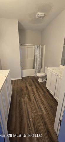 2416 Felicity Street, B, Ocean Springs, MS 39564