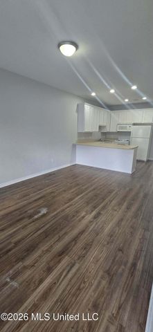 2416 Felicity Street, B, Ocean Springs, MS 39564