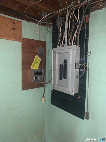 27 Lydall Street, Manchester, CT 06042