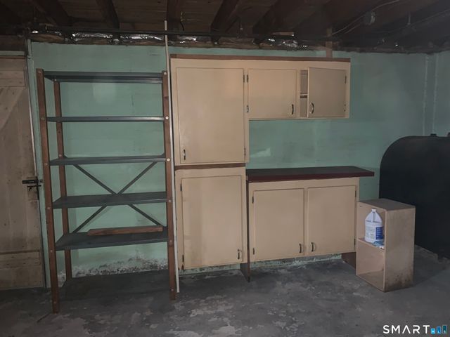 27 Lydall Street, Manchester, CT 06042