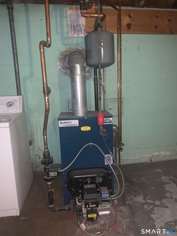 27 Lydall Street, Manchester, CT 06042