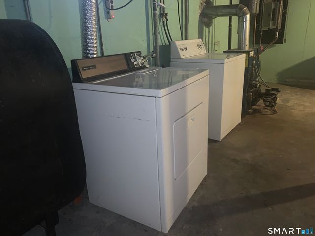 27 Lydall Street, Manchester, CT 06042