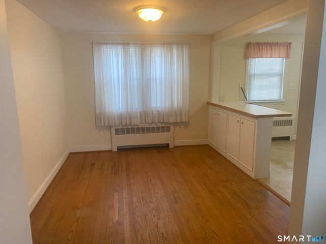 27 Lydall Street, Manchester, CT 06042