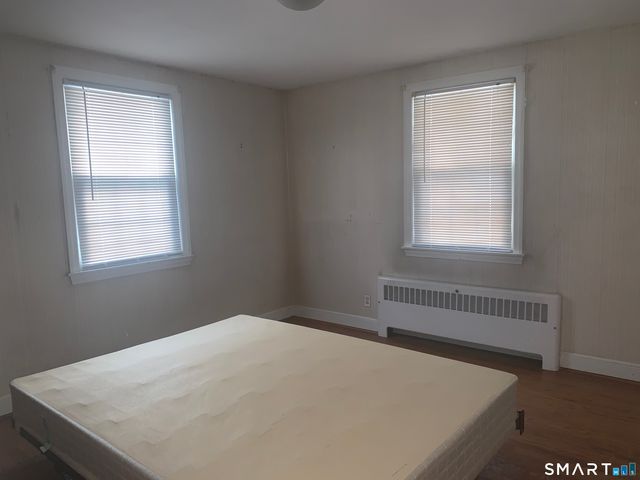 27 Lydall Street, Manchester, CT 06042