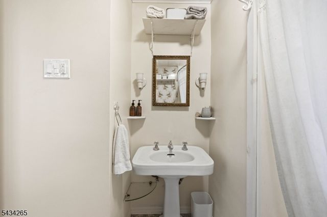135 Franklin Rd, Denville Twp., NJ 07834