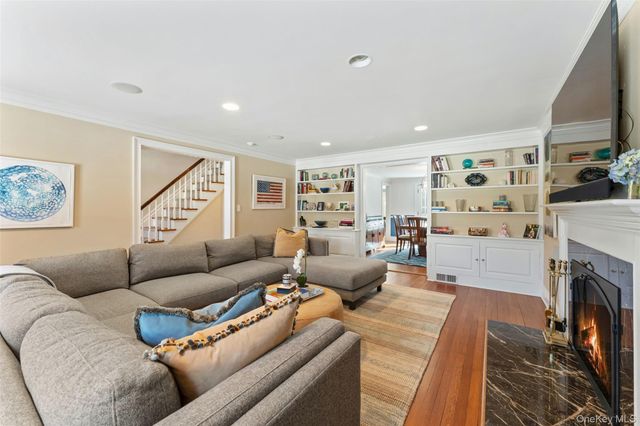 7 Lenox Place, Scarsdale, NY 10583