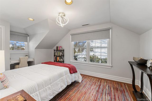 7 Lenox Place, Scarsdale, NY 10583