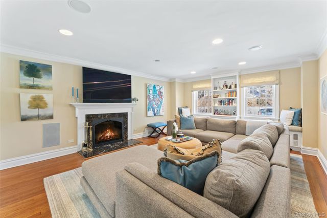 7 Lenox Place, Scarsdale, NY 10583