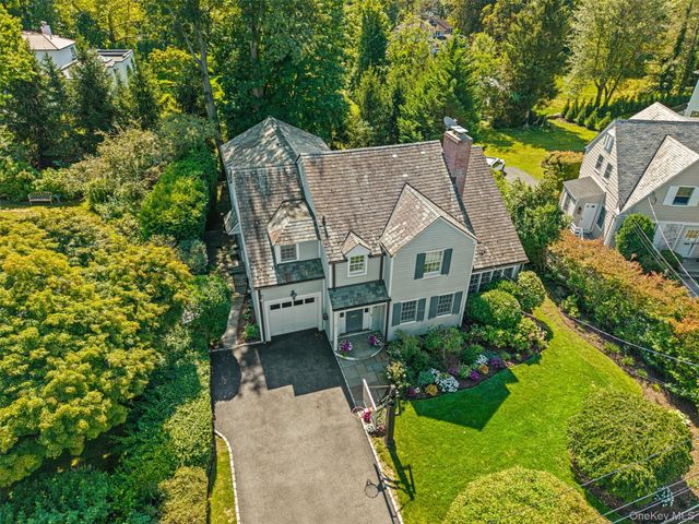 7 Lenox Place, Scarsdale, NY 10583