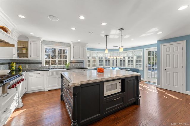 7 Lenox Place, Scarsdale, NY 10583