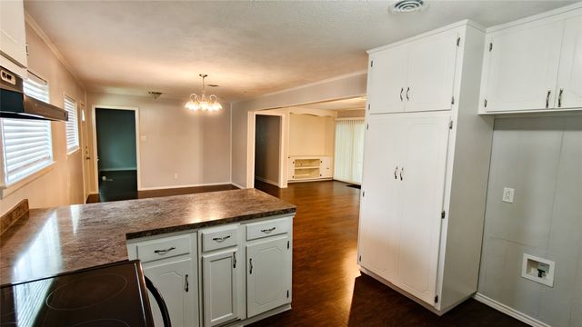 4800 Sabelle Lane, Haltom City, TX 76117