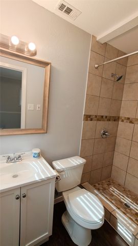 4800 Sabelle Lane, Haltom City, TX 76117