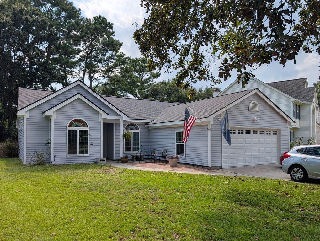 1898 Falling Creek Circle, Mount Pleasant, SC 29464