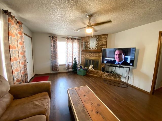 1105 Parkview Drive, Midwest City, OK 73110