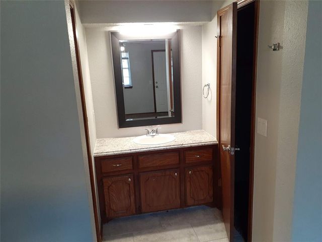 1105 Parkview Drive, Midwest City, OK 73110