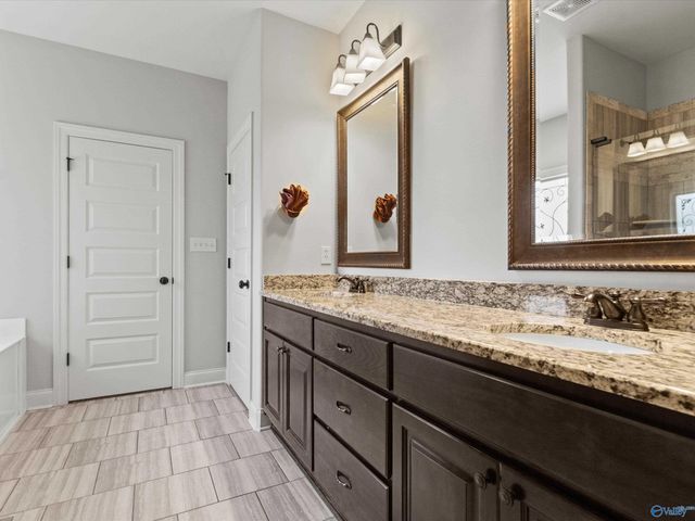 8 Abby Glen Way, Gurley, AL 35748