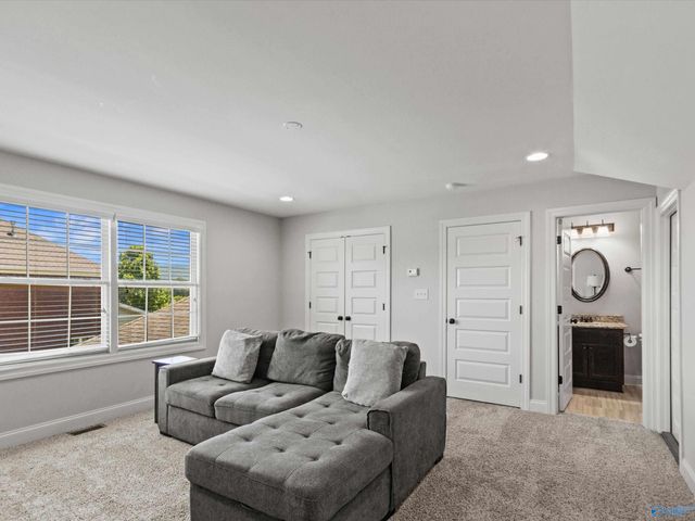 8 Abby Glen Way, Gurley, AL 35748