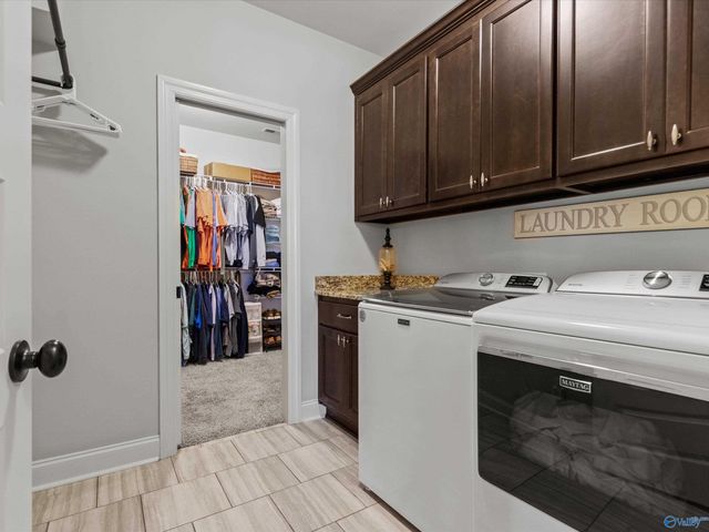 8 Abby Glen Way, Gurley, AL 35748