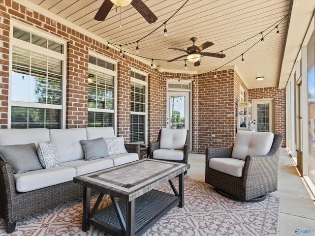 8 Abby Glen Way, Gurley, AL 35748