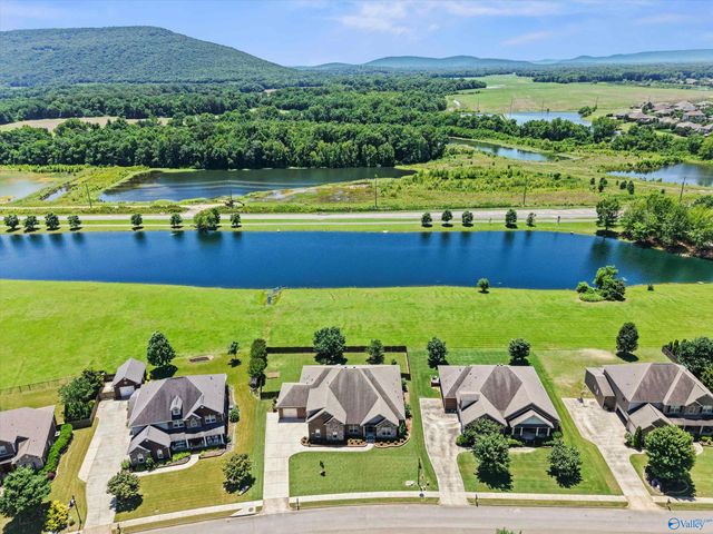 8 Abby Glen Way, Gurley, AL 35748