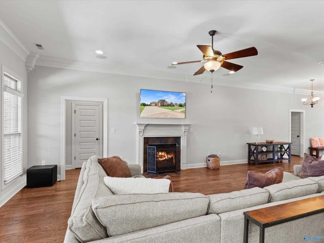 8 Abby Glen Way, Gurley, AL 35748