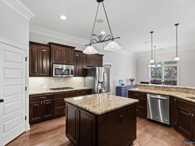 8 Abby Glen Way, Gurley, AL 35748