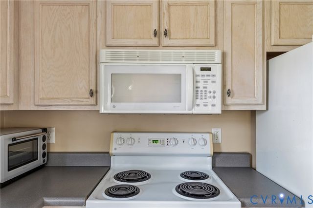 6916 Dartmouth Ave, Glen Allen, VA 23226