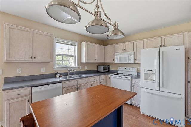 6916 Dartmouth Ave, Glen Allen, VA 23226