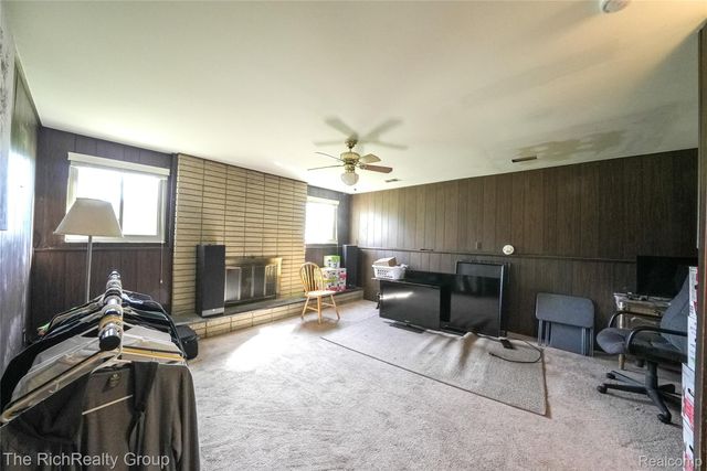 30350 Quinkert Street, Roseville, MI 48066