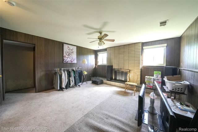 30350 Quinkert Street, Roseville, MI 48066