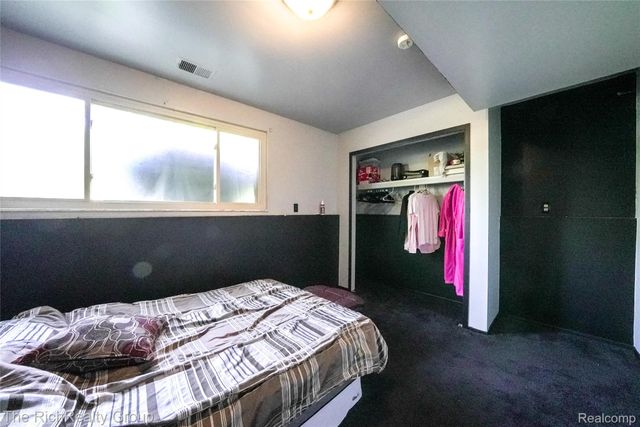 30350 Quinkert Street, Roseville, MI 48066